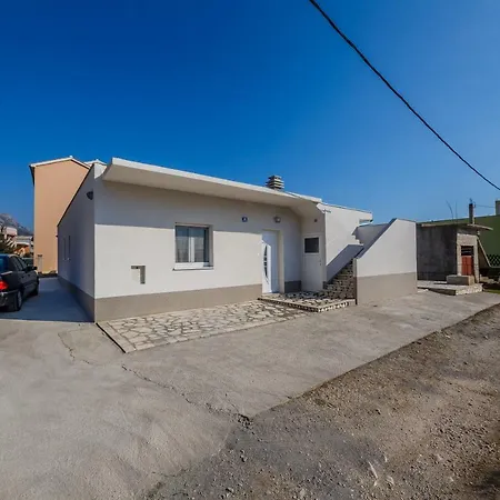 Rose - Ruza Apartment