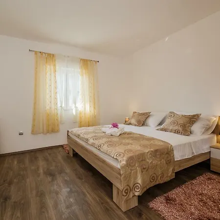 Rose - Ruza Apartment