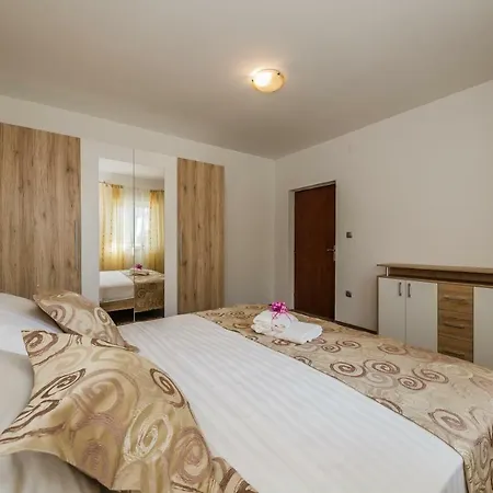 Rose - Ruza Apartment *