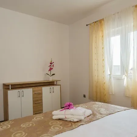 Rose - Ruza Apartment