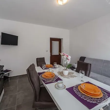 Rose - Ruza Apartment Kastela